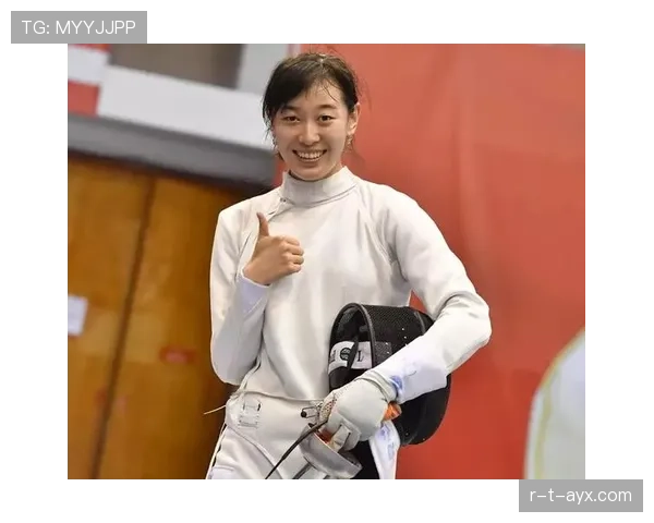 孙一文家里那个剑架，比我家衣柜还贵